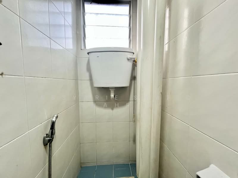 Kedai / Pejabat untuk Disewa di Seksyen 20 (Shah Alam) - Absyarie Syafiq Shahrin - Bathroom - PropertyGuru.com.my
