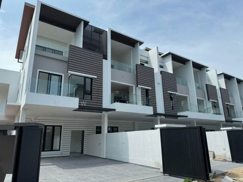 Rumah Teres 3 Tingkat untuk Dijual di Muar (Johor) - Liew Chew Yee - Exterior - PropertyGuru.com.my