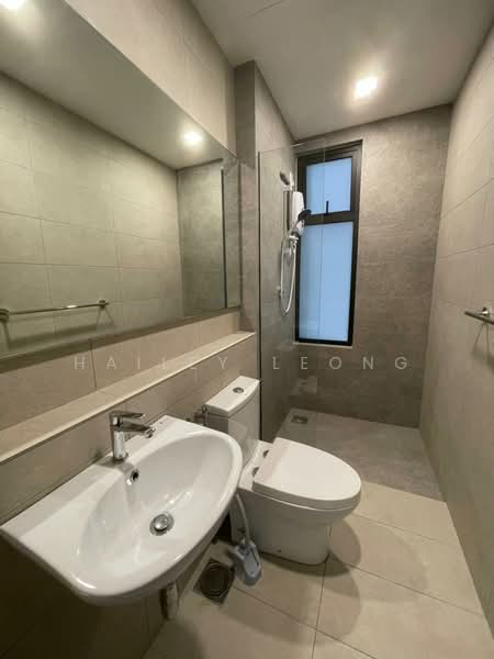 Servis Apartment untuk Disewa di Atwater : Service Residences - Hailey Leong - Bathroom - PropertyGuru.com.my