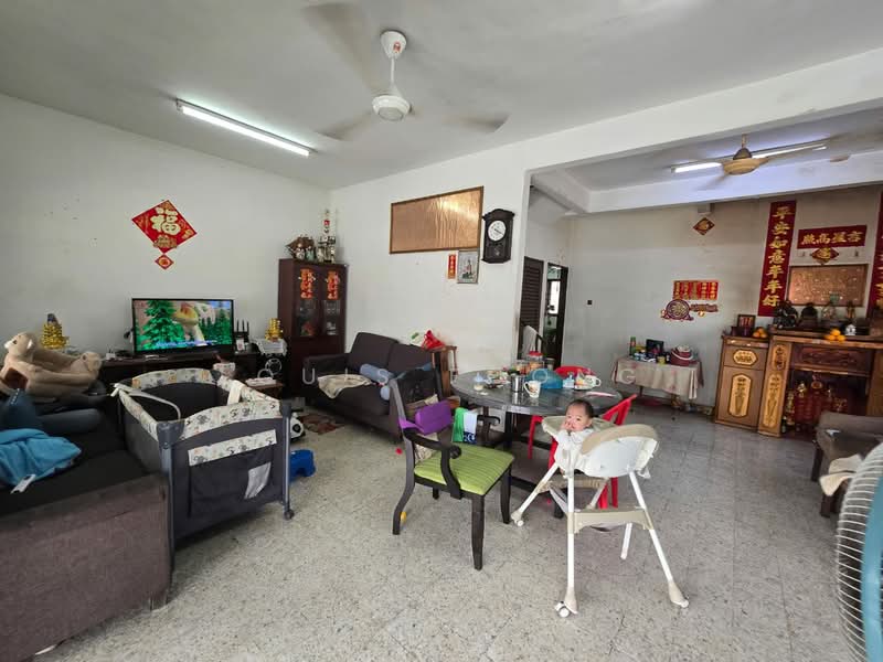 2-storey Terraced House for Sale in Taman Petaling (Kepong) - Louis Foong - Living Room - PropertyGuru.com.my