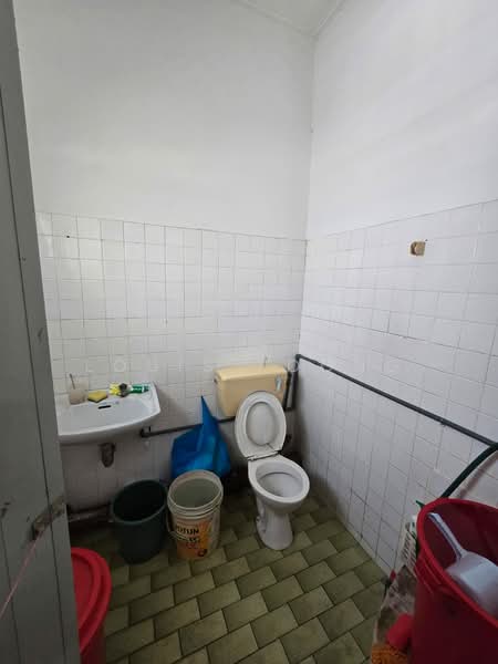 2-storey Terraced House for Sale in Taman Petaling (Kepong) - Louis Foong - Bathroom - PropertyGuru.com.my