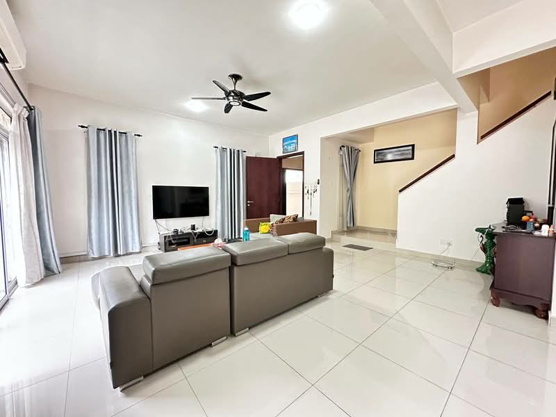 2-storey Terraced House for Sale in Rawang (Selangor) - Raymerc Lim - Living Room - PropertyGuru.com.my