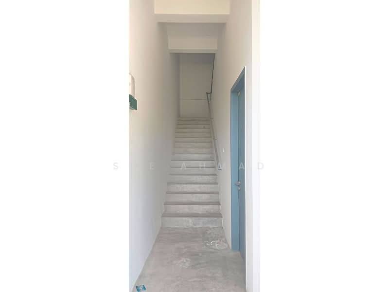 Shop for Rent in Bangi (Selangor) - Sue Ahmad - Corridor - PropertyGuru.com.my