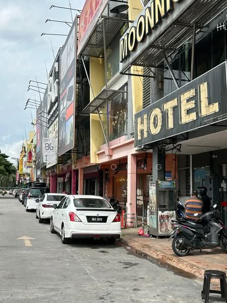 Shop / Office for Sale in Batu Caves (Selangor) - TK Yoong - Exterior - PropertyGuru.com.my