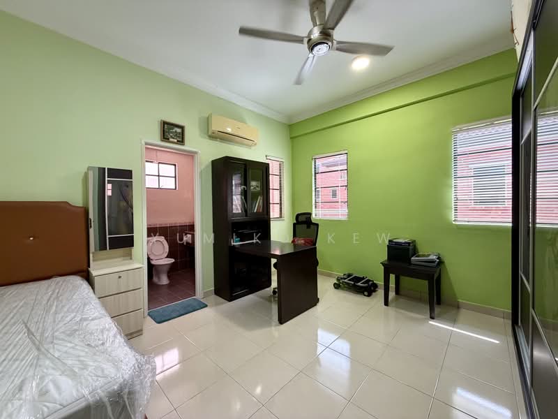 Semi-Detached House for Sale in Capa Residency (Kajang) - Yumiko Kew - Bedroom - PropertyGuru.com.my