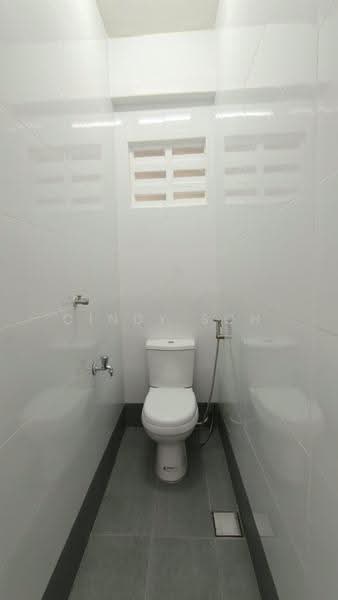 Factory for Rent in Kawasan Perindustrian Mount Austin (Tebrau) - Cindy Soh - Bathroom - PropertyGuru.com.my