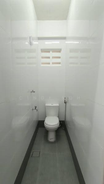 Factory for Rent in Kawasan Perindustrian Mount Austin (Tebrau) - Cindy Soh - Bathroom - PropertyGuru.com.my
