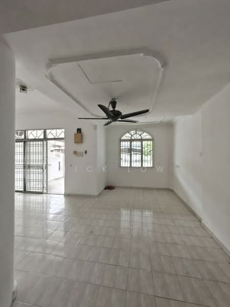 Rumah Teres 2 Tingkat untuk Disewa di Bandar Putra (Kulai) - Nick Low - Living Room - PropertyGuru.com.my
