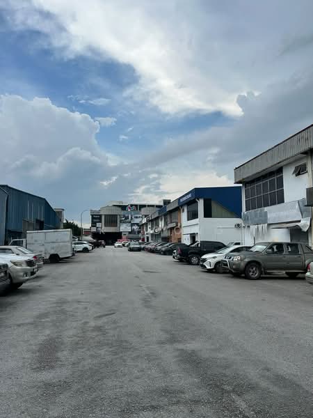 Semi-D Factory for Rent in Taman Industri Sungai Buloh (Sungai Buloh) - TK Yoong - Exterior - PropertyGuru.com.my