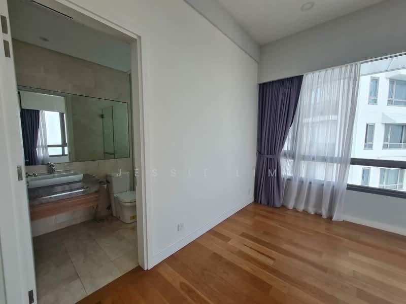 Servis Apartment untuk Disewa di The Sentral Residences - Jessie Lim - Bathroom - PropertyGuru.com.my