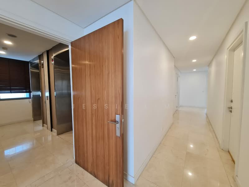 Servis Apartment untuk Disewa di The Sentral Residences - Jessie Lim - Corridor - PropertyGuru.com.my