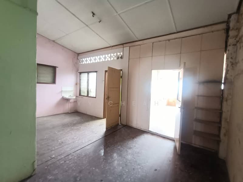 Shop for Sale in Gopeng (Perak) - YY Cheah - Interior - PropertyGuru.com.my
