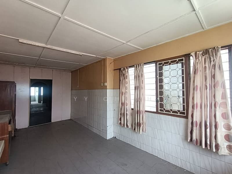 Shop for Sale in Gopeng (Perak) - YY Cheah - Interior - PropertyGuru.com.my