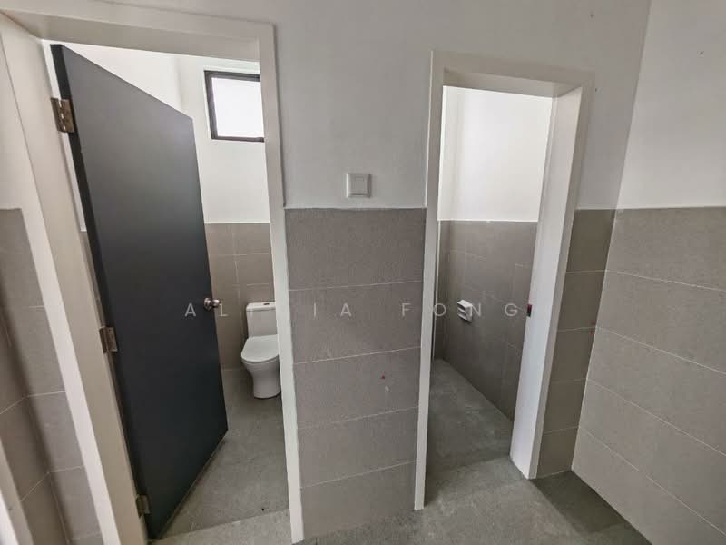 Kilang untuk Dijual di Eco Business Park 1 (Johor Bahru) - Alicia Fong - Bathroom - PropertyGuru.com.my