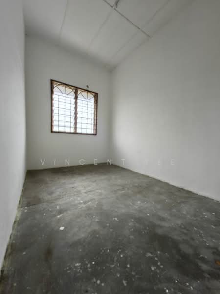 Rumah Teres 2 Tingkat untuk Dijual di Taman Bendahara (Kuala Selangor) - Vincent Tee - PropertyGuru.com.my