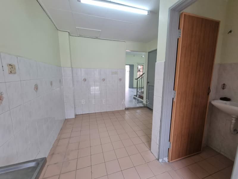 2-storey Terraced House for Sale in Kapar (Selangor) - Bee Ang - Kitchen - PropertyGuru.com.my
