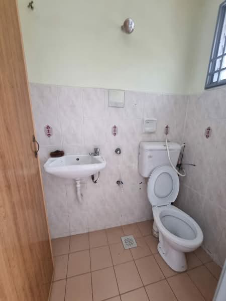 2-storey Terraced House for Sale in Kapar (Selangor) - Bee Ang - Bathroom - PropertyGuru.com.my