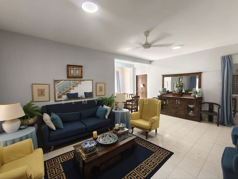 2-storey Terraced House for Sale in Bandar Puncak Alam (Puncak Alam) - HELMY IZZUDIN - Living Room - PropertyGuru.com.my
