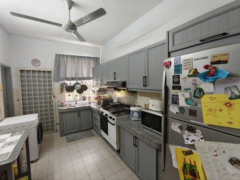 2-storey Terraced House for Sale in Bandar Puncak Alam (Puncak Alam) - HELMY IZZUDIN - Kitchen - PropertyGuru.com.my