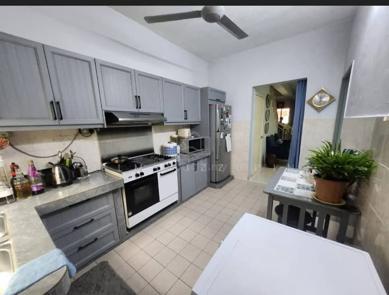 2-storey Terraced House for Sale in Bandar Puncak Alam (Puncak Alam) - HELMY IZZUDIN - Kitchen - PropertyGuru.com.my