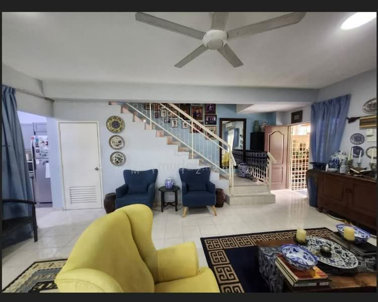 2-storey Terraced House for Sale in Bandar Puncak Alam (Puncak Alam) - HELMY IZZUDIN - Living Room - PropertyGuru.com.my