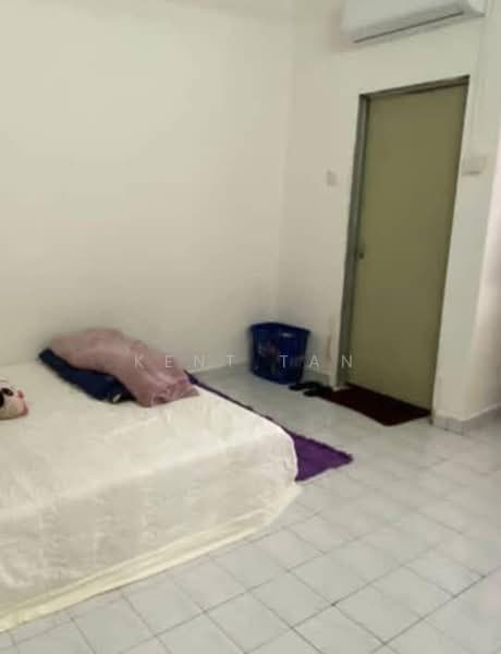 1-storey Terraced House for Rent in Taman Megah Ria (Masai) - Kent Tan - Bedroom - PropertyGuru.com.my