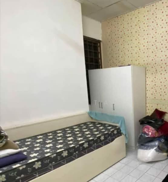 1-storey Terraced House for Rent in Taman Megah Ria (Masai) - Kent Tan - Bedroom - PropertyGuru.com.my