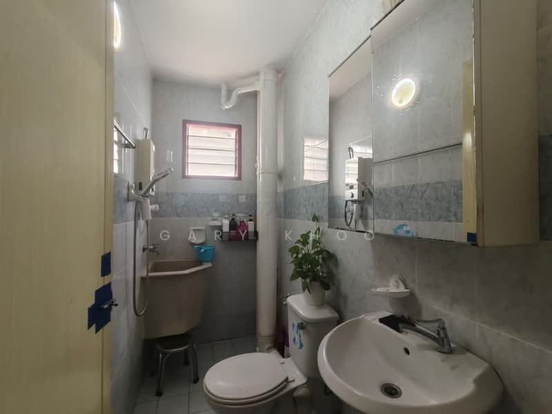 Kondominium untuk Dijual di Serina Bay - Gary Khoo - Bathroom - PropertyGuru.com.my