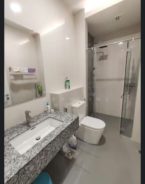 Servis Apartment untuk Disewa di The Azure Residences - Charmaine Wong - Bathroom - PropertyGuru.com.my