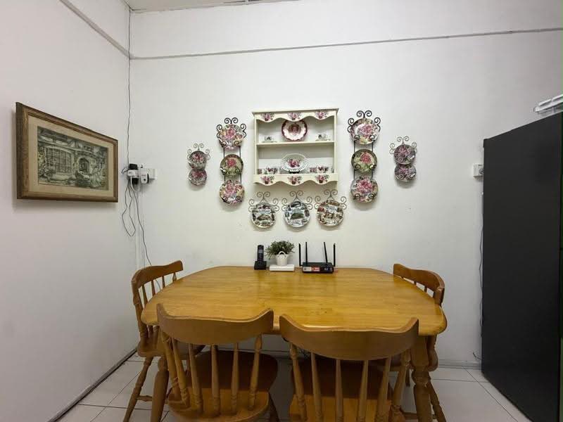 Kedai untuk Disewa di Larkin (Johor Bahru) - Cora Loh - Dining Room - PropertyGuru.com.my