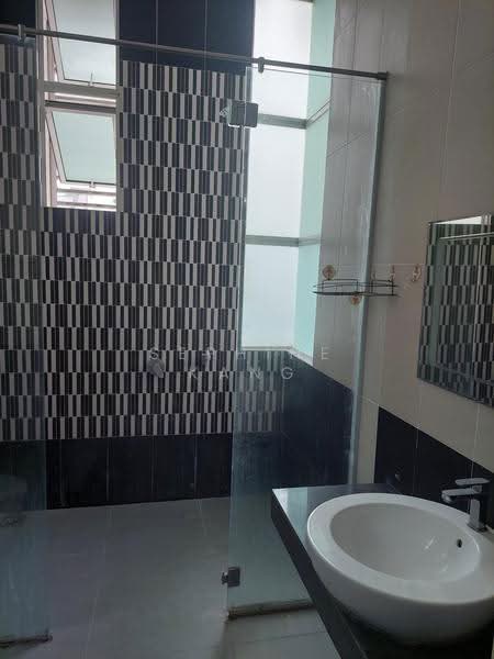 Semi-Detached House for Rent in Dolomite Templer (Rawang) - Sephine Kang - Bathroom - PropertyGuru.com.my