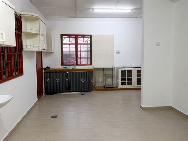 Rumah Teres 2 Tingkat untuk Disewa di Usj 6 (Subang Jaya) - Amy Oktavia - Kitchen - PropertyGuru.com.my