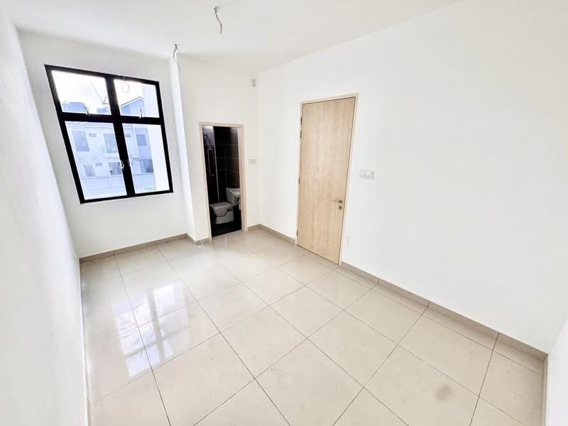 Rumah Kluster untuk Dijual di Taman Mount Austin (Tebrau) - Yik Tat - PropertyGuru.com.my