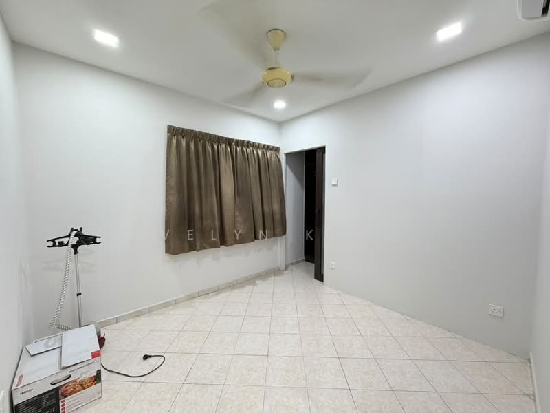 Apartment for Sale at Bayu Puteri - Evelyn Khoo - Room - PropertyGuru.com.my