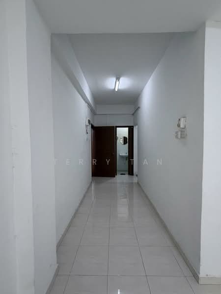 Rumah Flat untuk Disewa di Skudai Baru - Terry Tan - Corridor - PropertyGuru.com.my