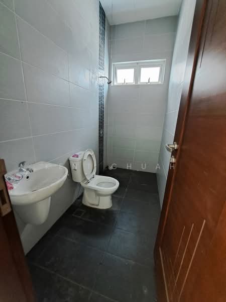Rumah Banglo untuk Dijual di Taman Tanjung Indah (Butterworth) - Kent Chuah - Bathroom - PropertyGuru.com.my