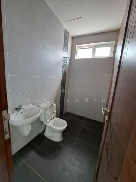 Rumah Banglo untuk Dijual di Taman Tanjung Indah (Butterworth) - Kent Chuah - Bathroom - PropertyGuru.com.my