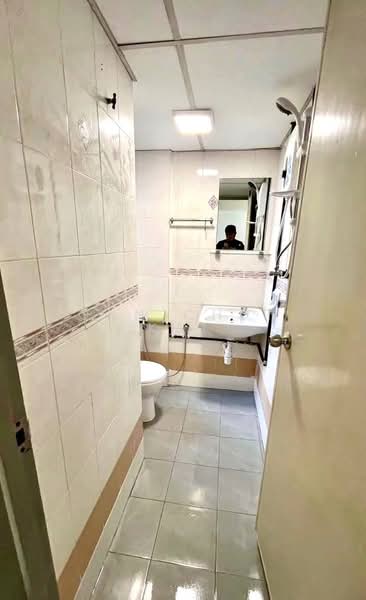 Kondominium untuk Disewa di E-Park Condominium - Gan Chun Kai - Bathroom - PropertyGuru.com.my