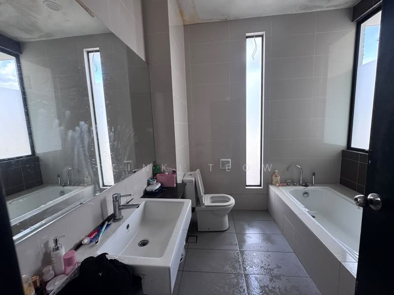 Cluster House for Rent in Taman Adda Heights (Tebrau) - Kinki Teow - Bathroom - PropertyGuru.com.my