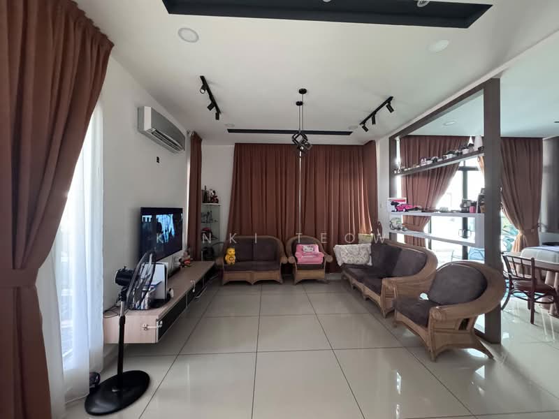 Cluster House for Rent in Taman Adda Heights (Tebrau) - Kinki Teow - Living Room - PropertyGuru.com.my