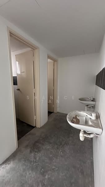 Shop for Rent in Taman Pelangi Indah (Ulu Tiram) - Shanice Tan - Interior - PropertyGuru.com.my