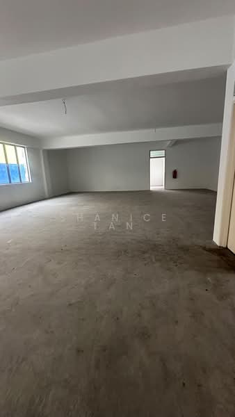 Shop for Rent in Taman Pelangi Indah (Ulu Tiram) - Shanice Tan - Interior - PropertyGuru.com.my