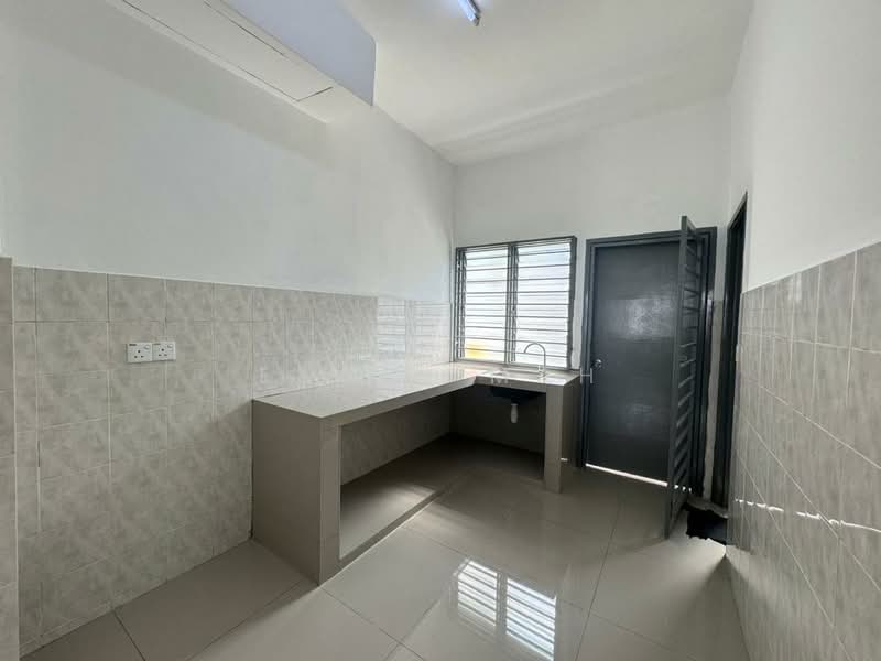 2-storey Terraced House for Sale in Bandar Tasik Puteri (Rawang) - Elwin Mah - Kitchen - PropertyGuru.com.my