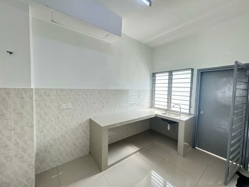 2-storey Terraced House for Sale in Bandar Tasik Puteri (Rawang) - Elwin Mah - Kitchen - PropertyGuru.com.my