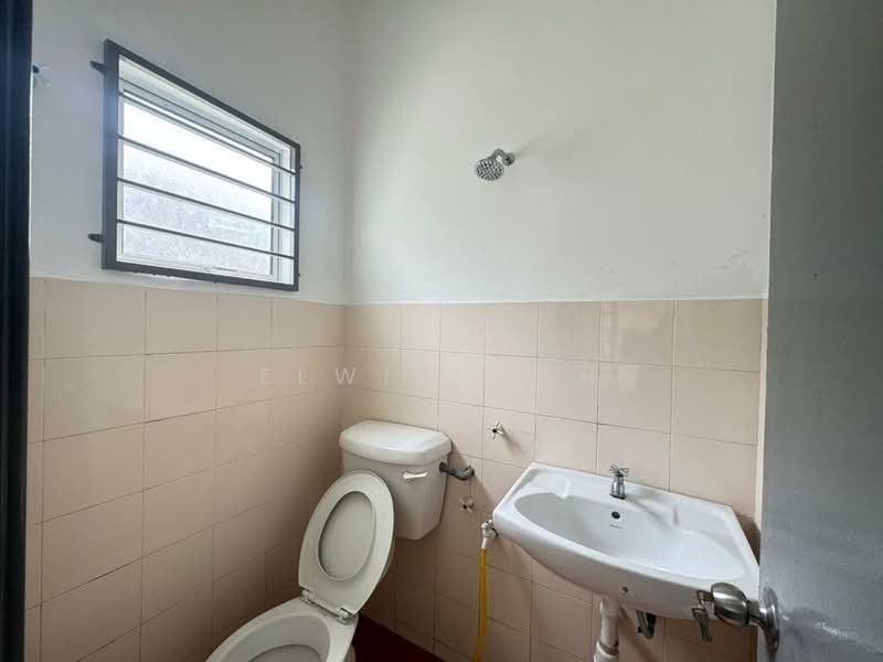 2-storey Terraced House for Sale in Bandar Tasik Puteri (Rawang) - Elwin Mah - Bathroom - PropertyGuru.com.my