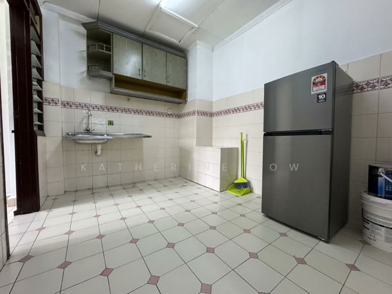 Kondominium untuk Dijual di Skudai Villa - Katherine Low - Kitchen - PropertyGuru.com.my