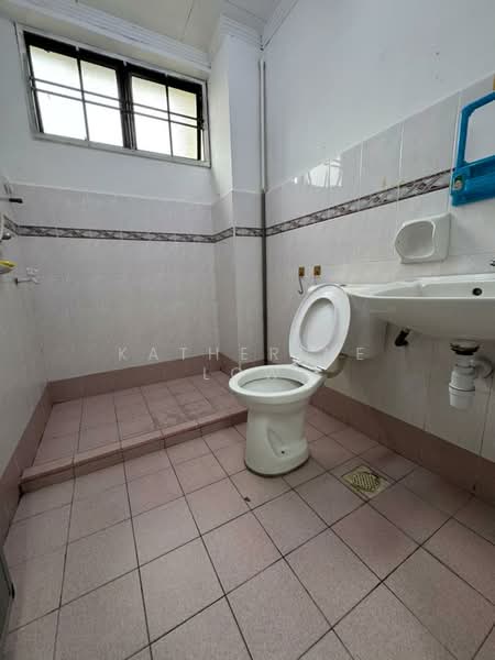 Kondominium untuk Disewa di Skudai Villa - Katherine Low - Bathroom - PropertyGuru.com.my