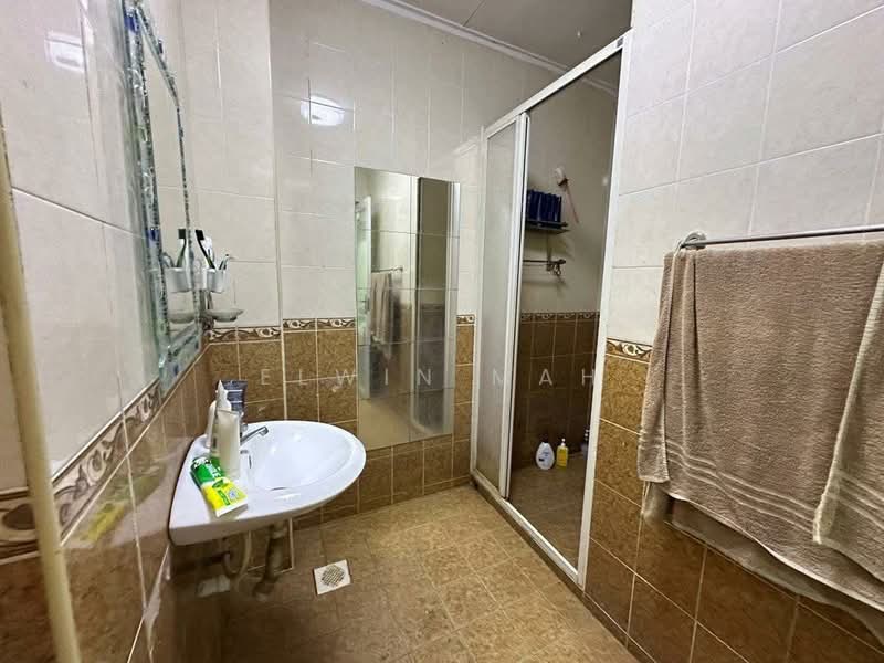2-storey Terraced House for Sale in Kota Emerald (Rawang) - Elwin Mah - Bathroom - PropertyGuru.com.my
