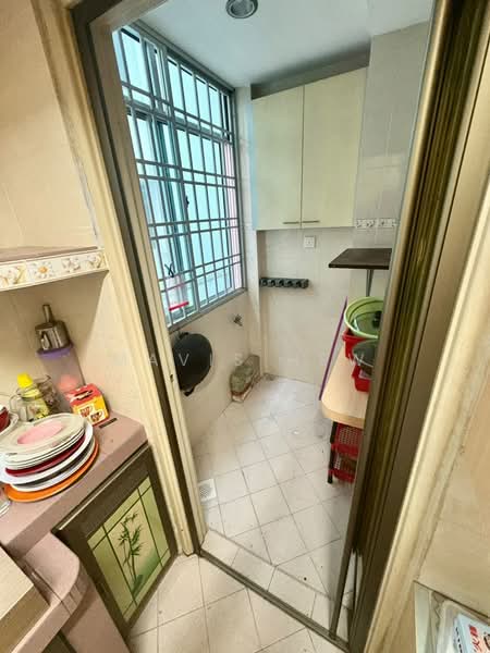 Apartment for Rent at Bayu Puteri 1 - Mavis Hew - Kitchen - PropertyGuru.com.my