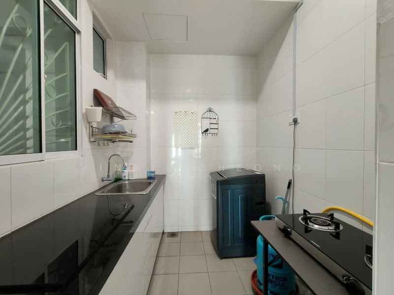 Kondominium untuk Disewa di The Brezza - Vinnie Cheong - Wet Kitchen - PropertyGuru.com.my